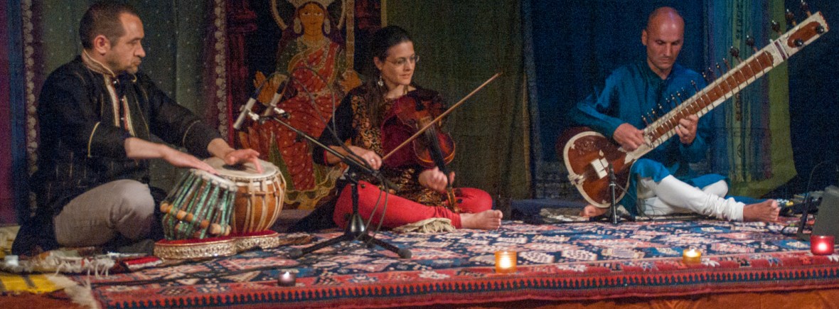 7 mai 2022, salle Marianne à Villeneuve d'Ascq pour l'association Shakti Nepal, avec Arnaud Eurin (sitar) & Fred Nortes (tablas)